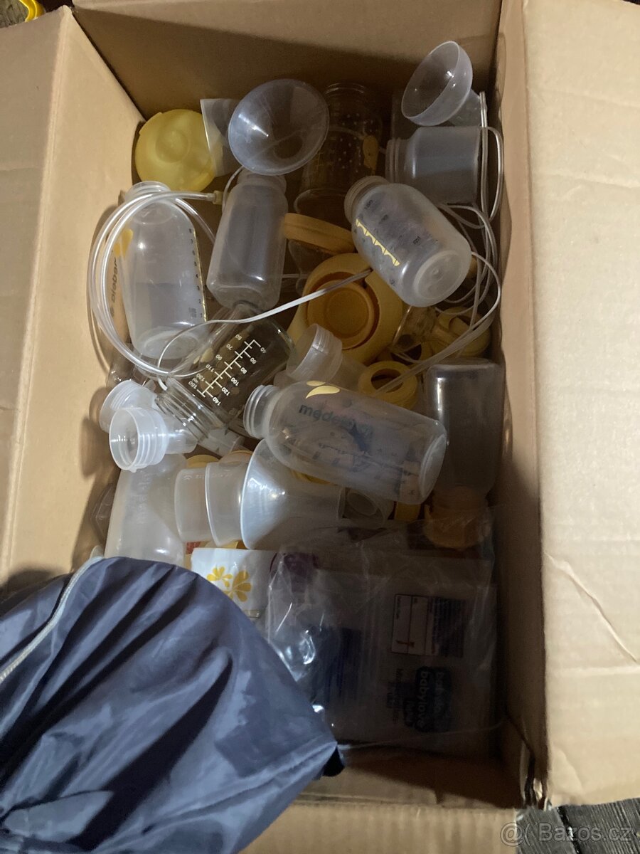 Odsávačka mléka Medela - 2