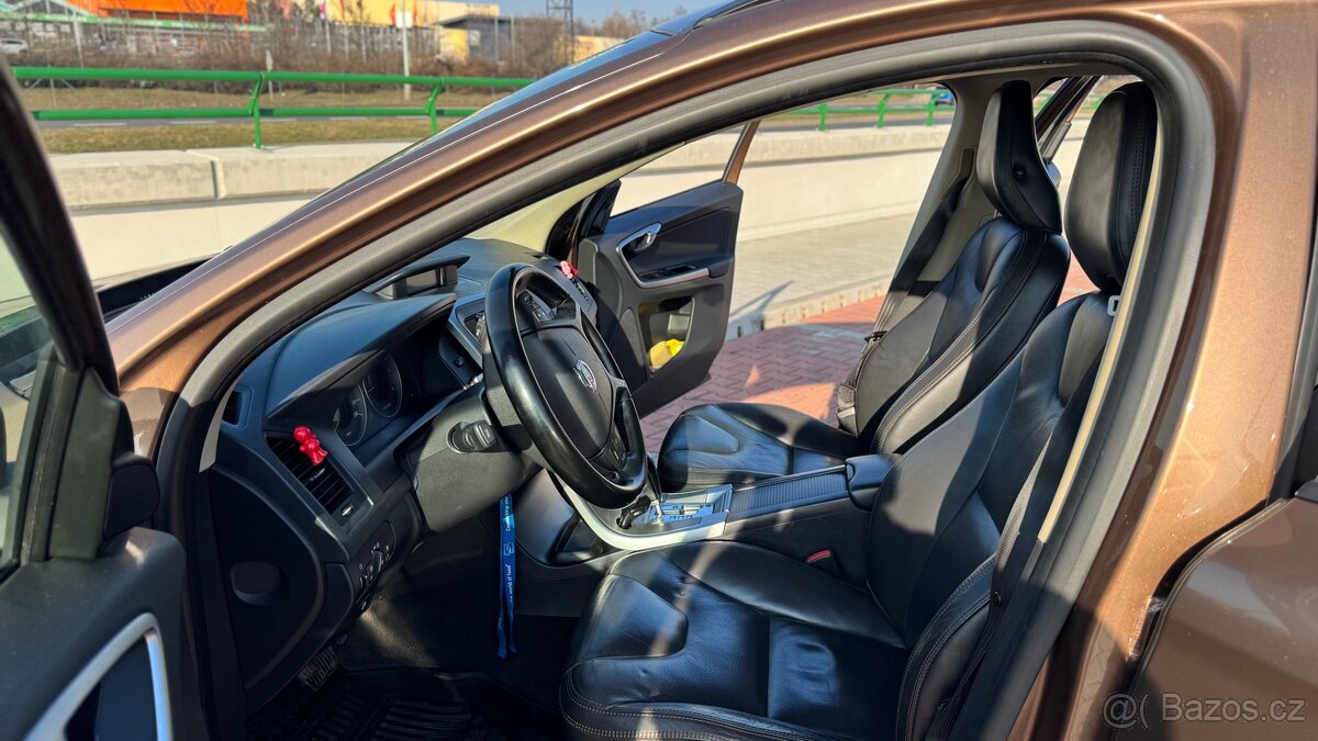 VOLVO XC 60 r. 2009 - 2