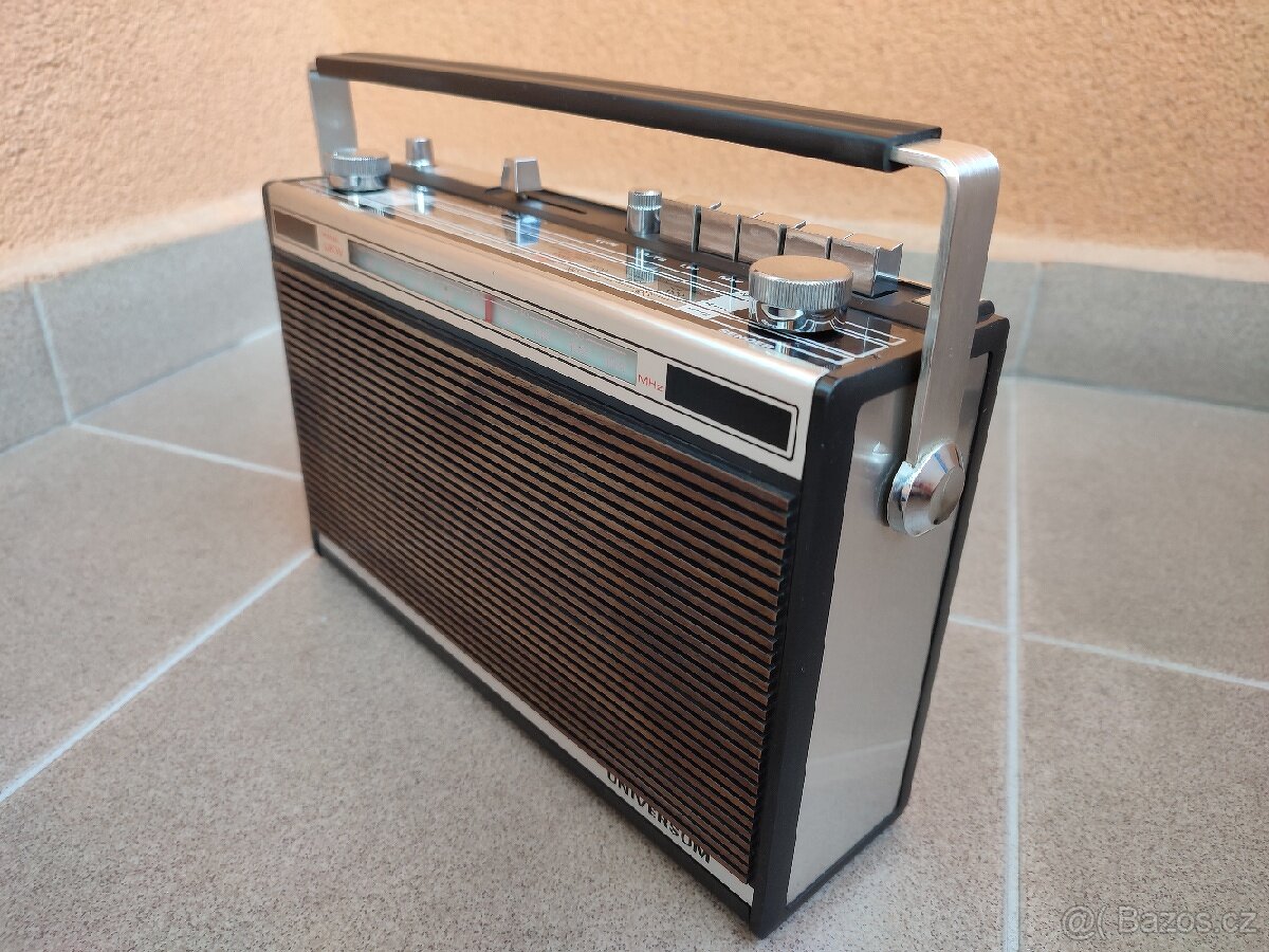 TRANSISTOR UNIVERSUM TR-2334. - 2