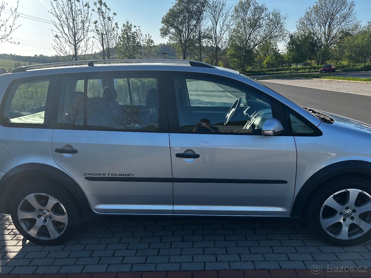 Prodám Volkswagen Touran Cross 1.9 TDI 2007 - 2