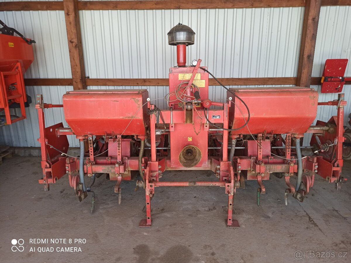 Secí stroj na kukuřici BECKER - 2