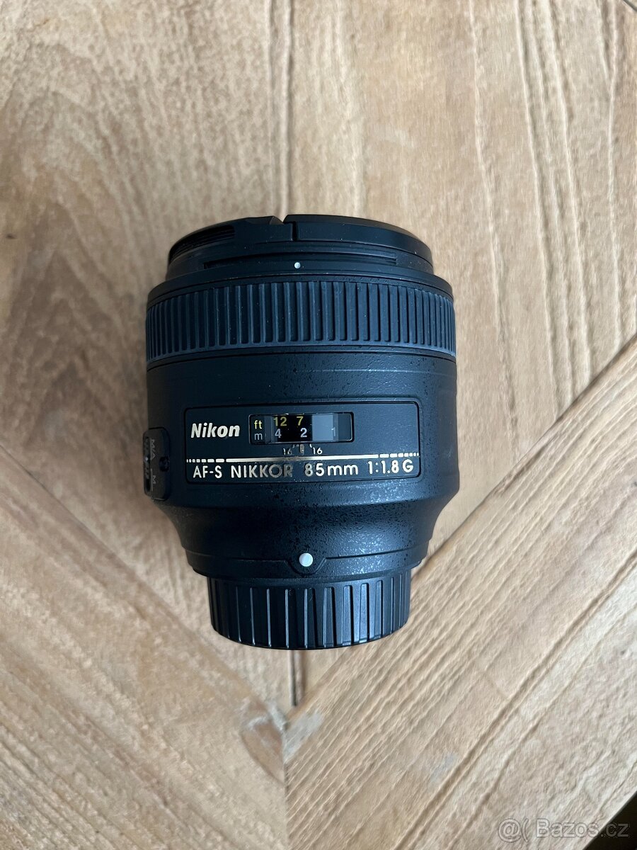 Objektiv Nikkor 85mm - 2