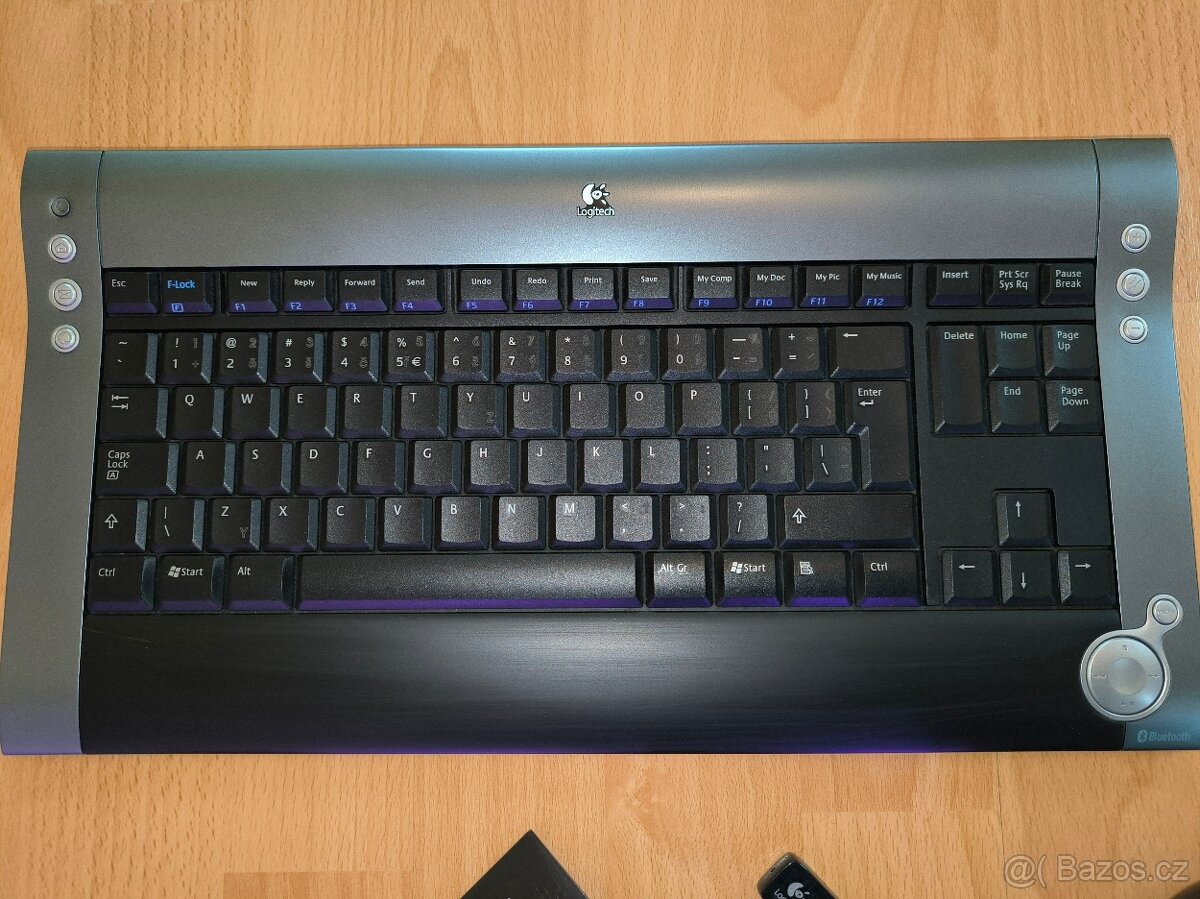 Logitech diNovo Media Desktop - 2