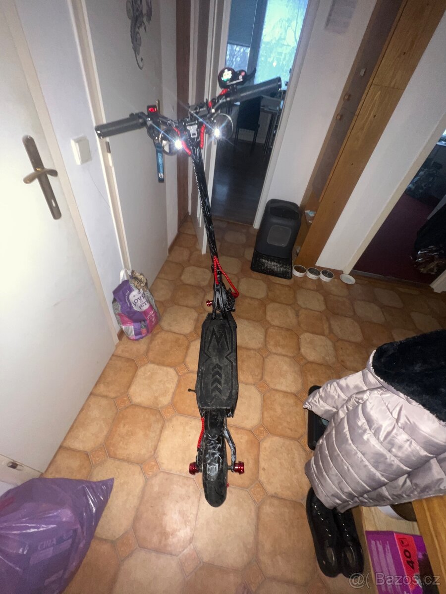 Elektrokolobezka PRODÁM KAABO MANTIS 10 ECO - 2