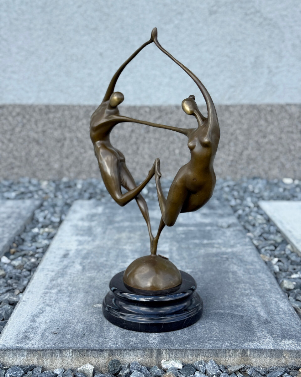 Bronzová socha pár muž a žena luxusní romantická dekorace - 2