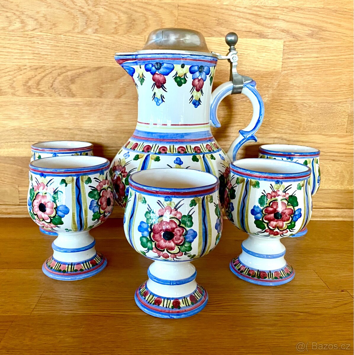 Starý velký ručně malovaný džbán s hrnky - 2