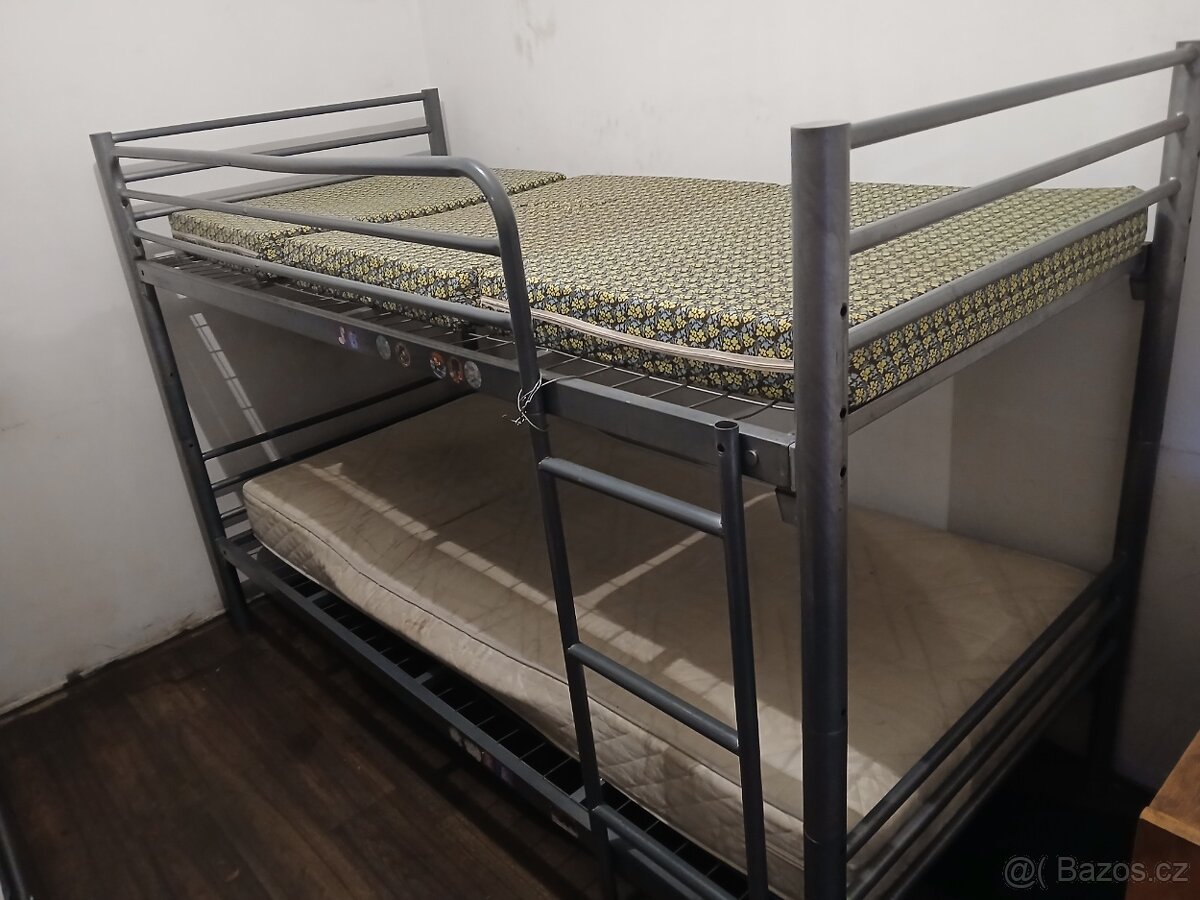 Kovová patrová postel - 2
