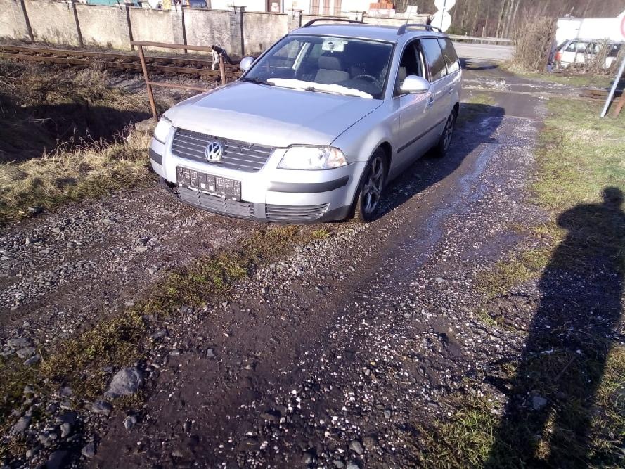 vw passat variant 1,6 i 2005 bez dokladu - 2