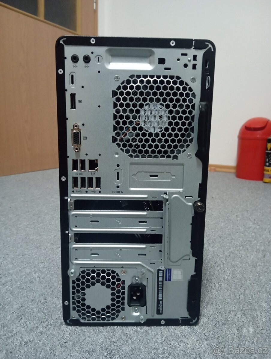 Kancelářský počítač HP prodesk 400 g4 - 2