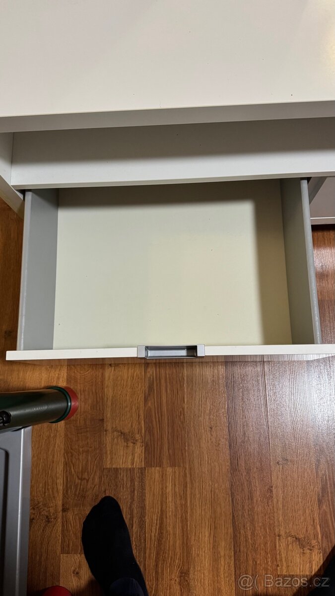 TV stolek IKEA na kolečkách – 2 šuplíky - 2