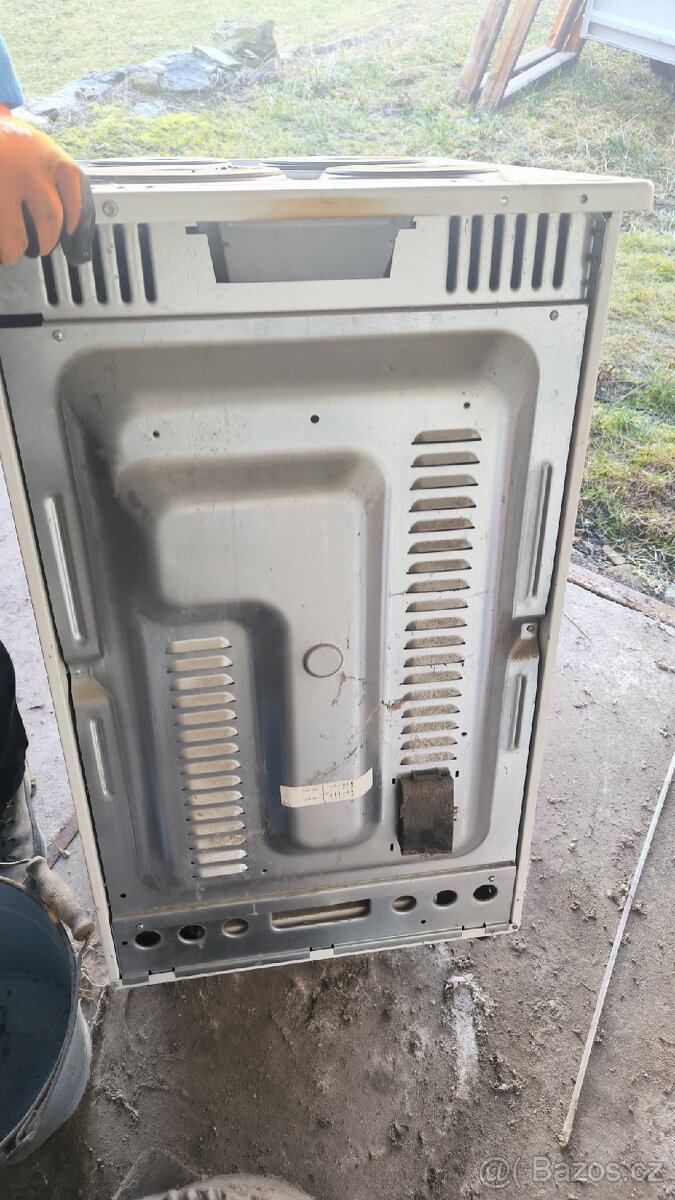 Elektrická trouba se sporákem - 2