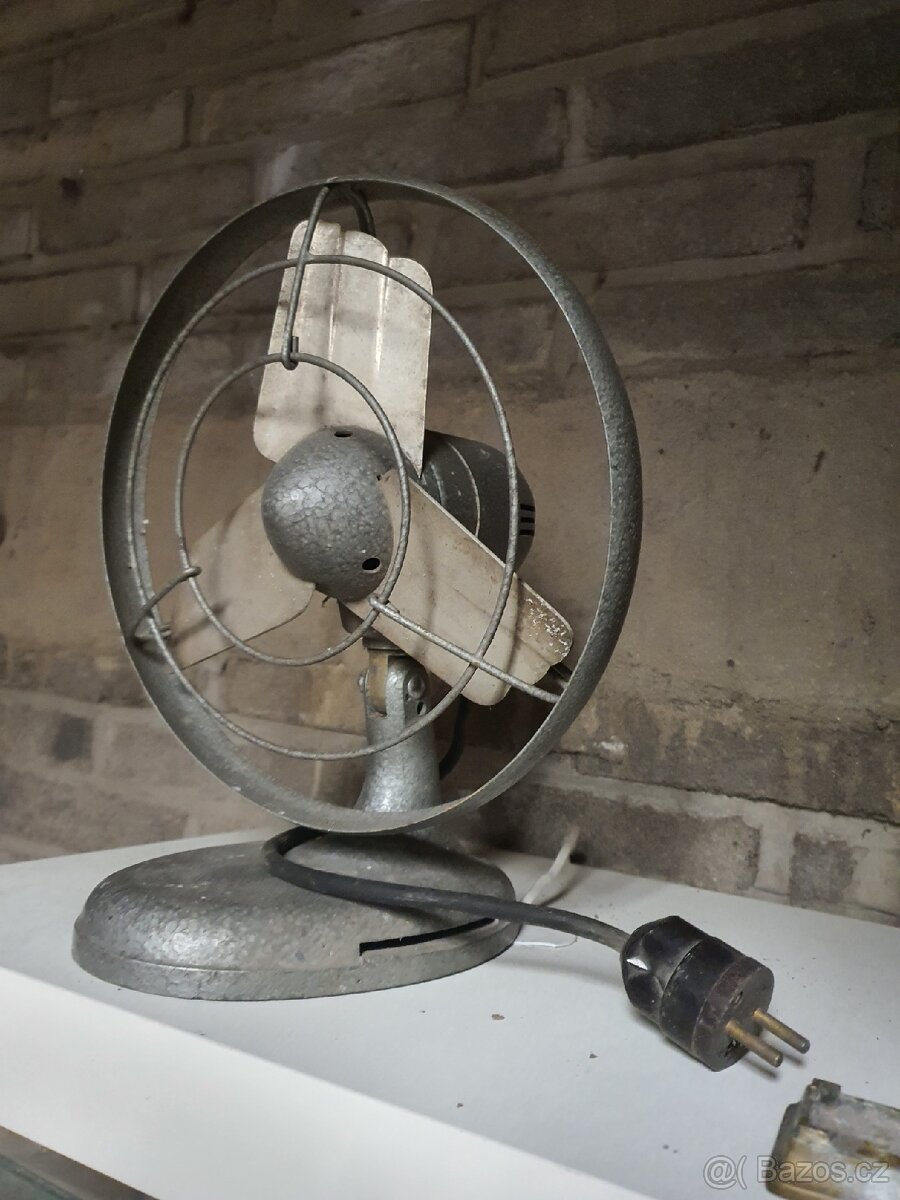 Starý stolní větrák - 2