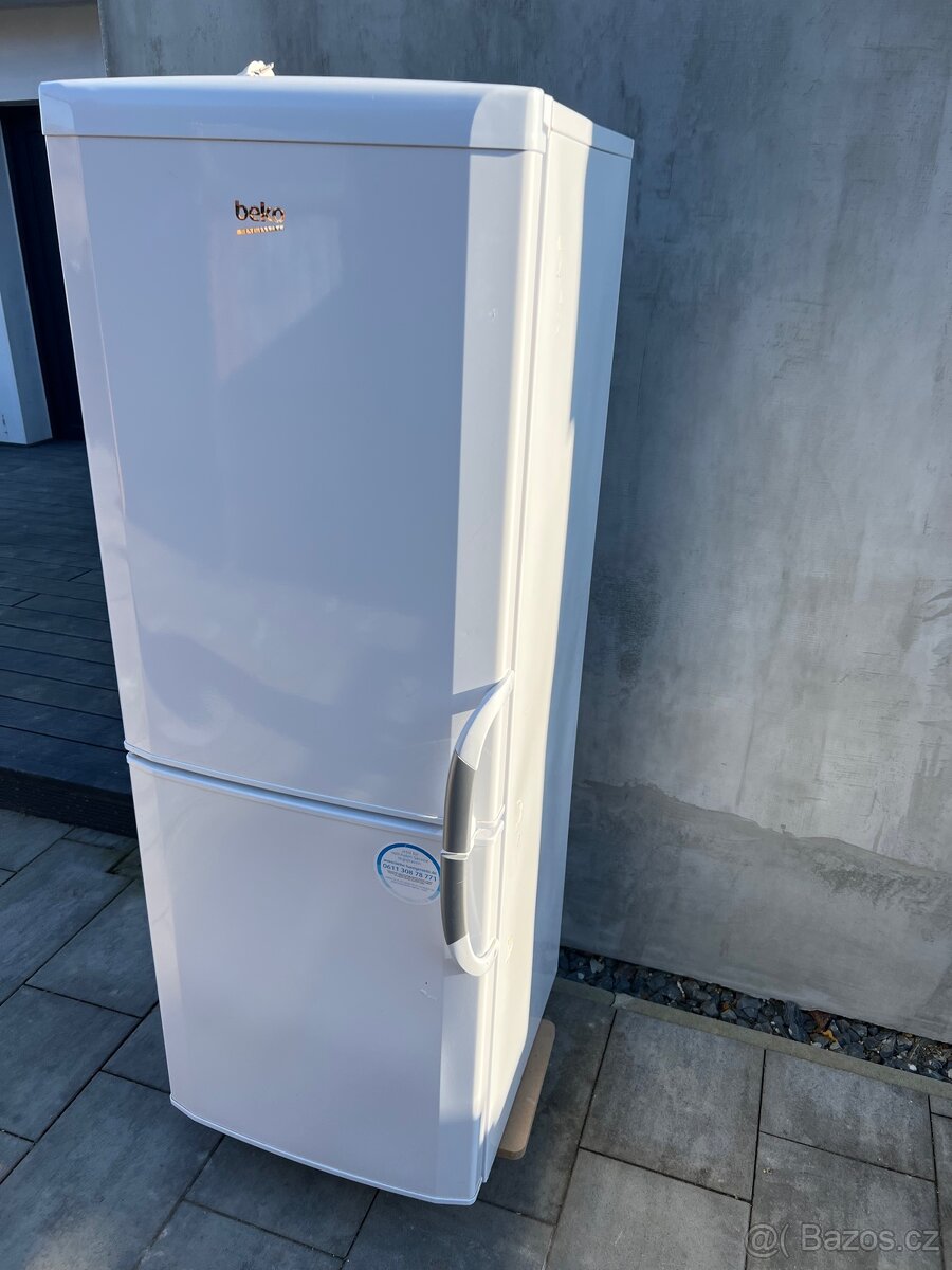 Lednice s mrazákem BEKO - 2