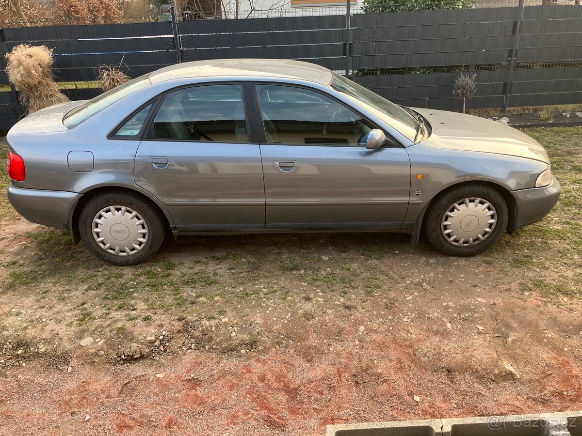 Audi A4 B5 Sedan 1.8 automat - 2