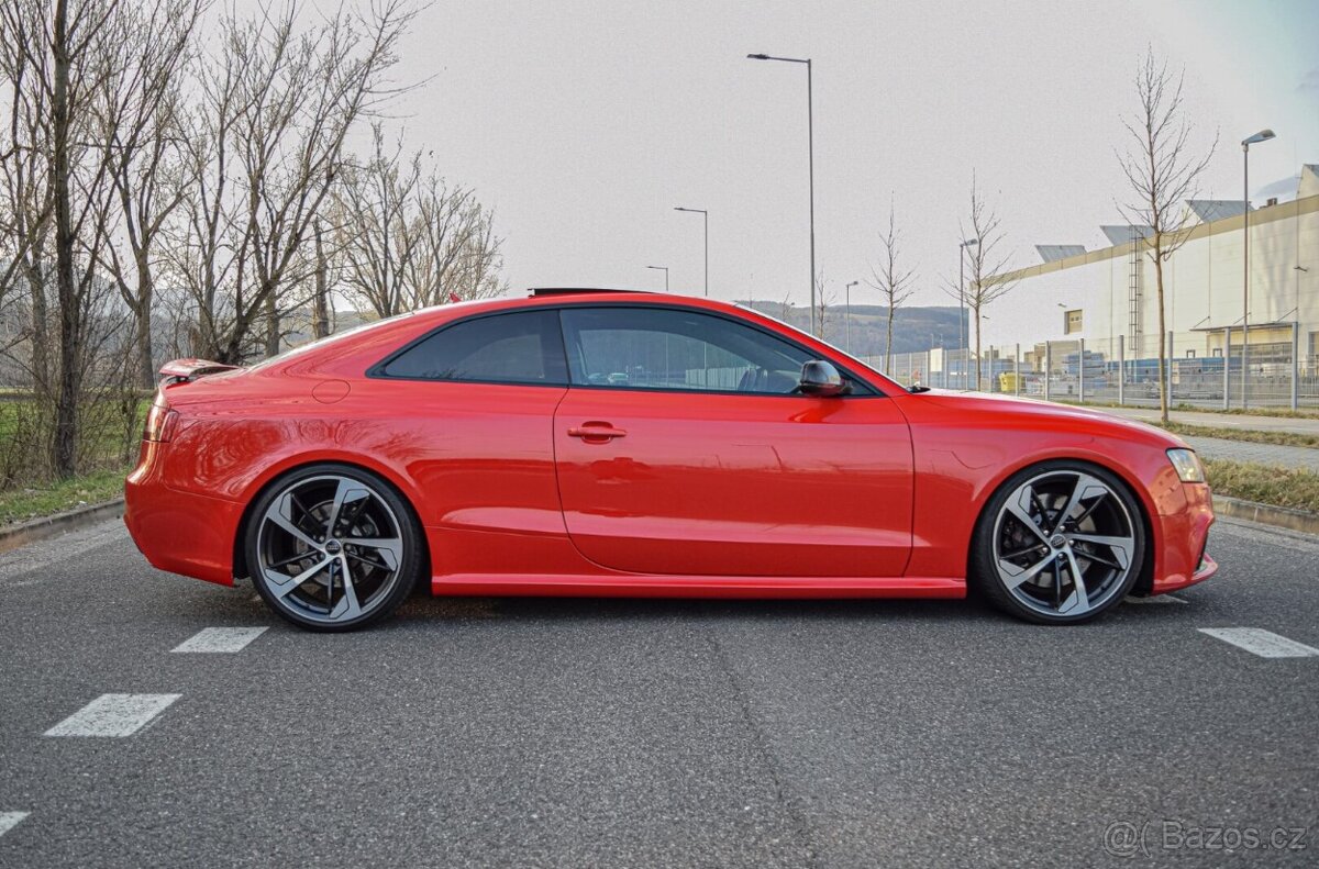 Audi RS5 V8 quattro - 2
