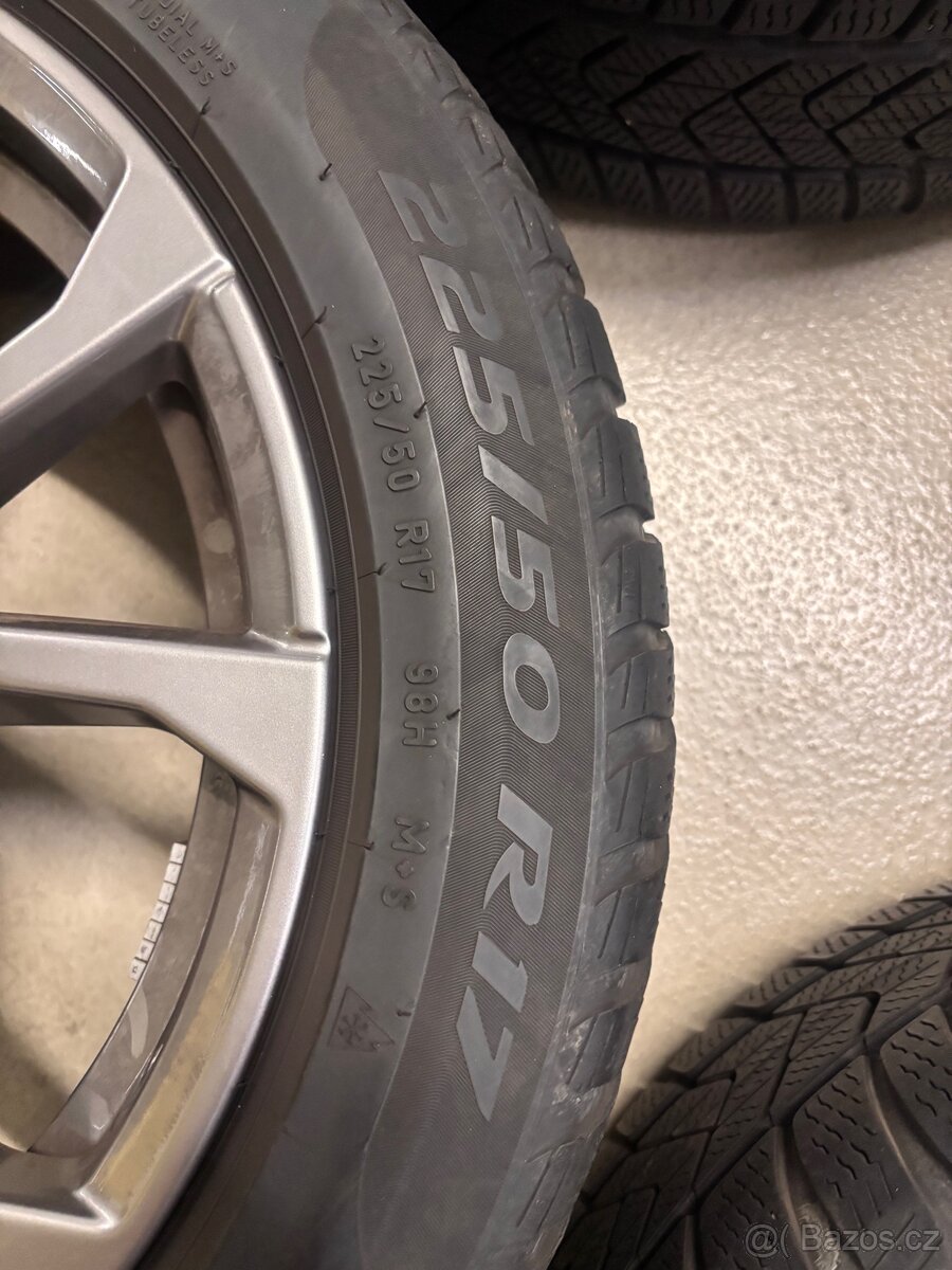 Sada zimních pneumatik BMW 225/50r17 - 2