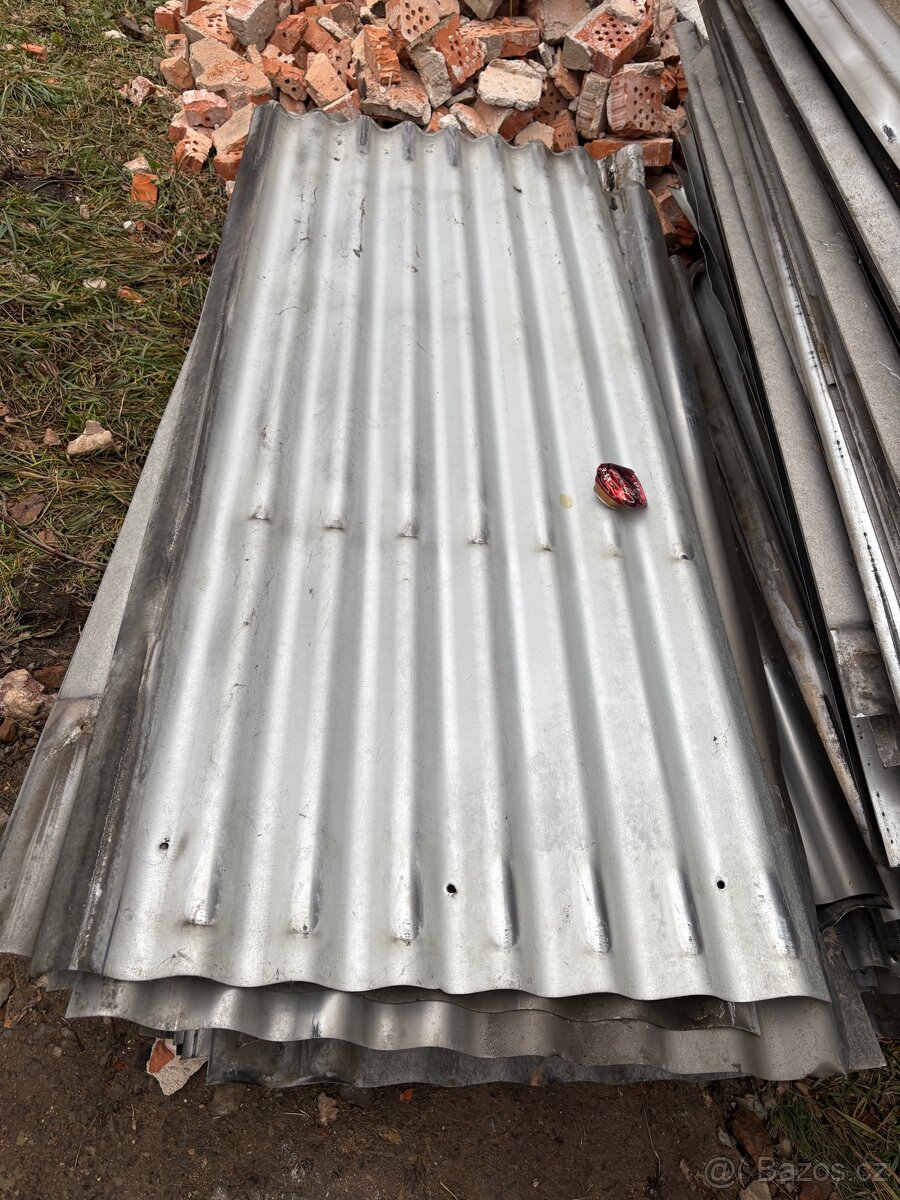 Prodám použitou hliníkovou střešní krytinu , cca 150m2 - 2