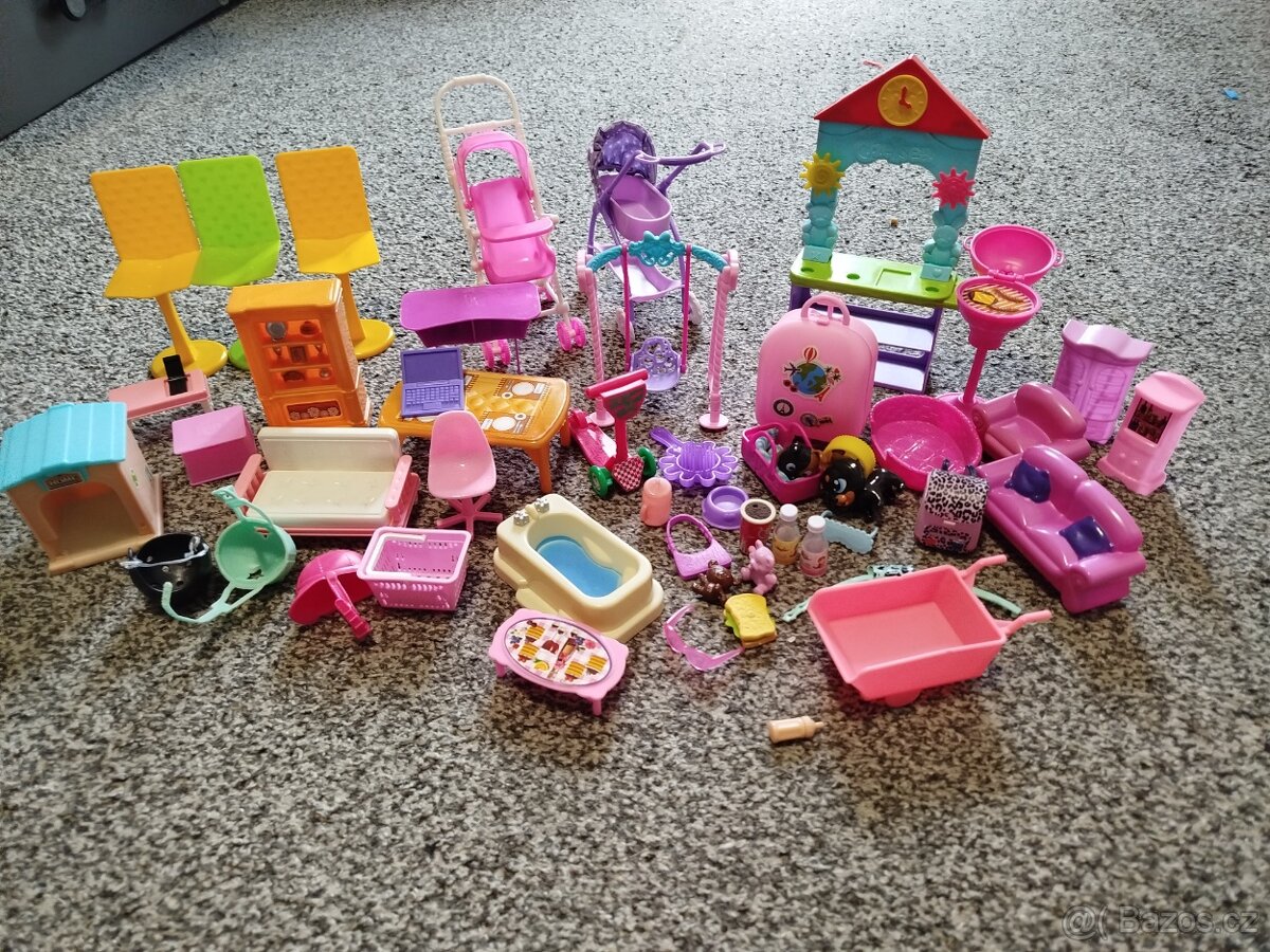 Domeček pro panenky,panenky - 2