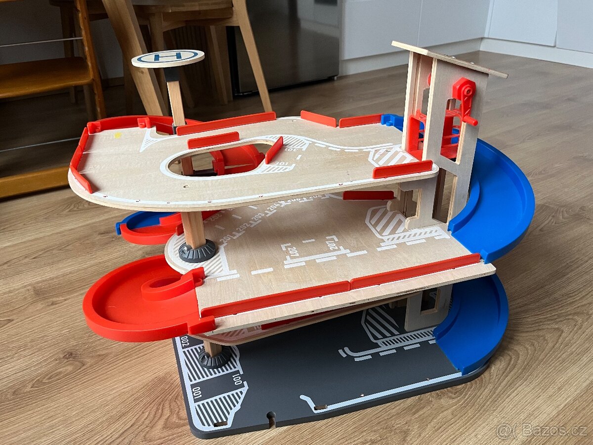 Garáž pro auta s výtahem - 2