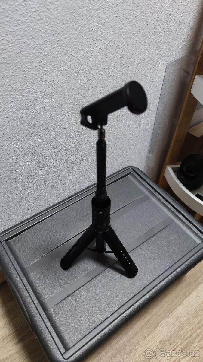 Nový skládací stativ/selfie tyč pro mobil Atumtek, s vyjímat - 2