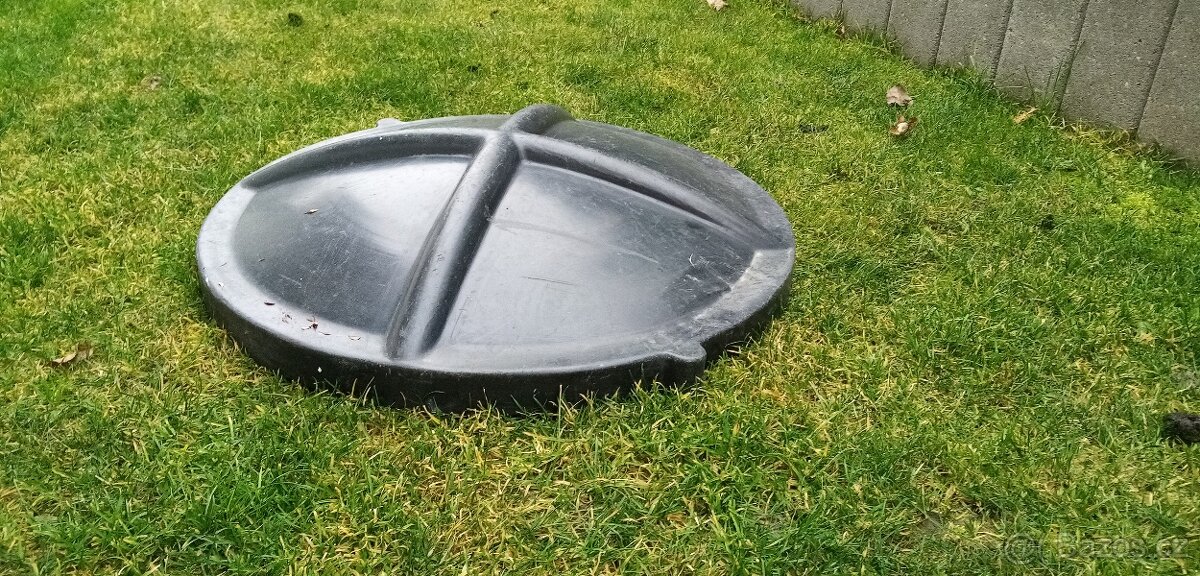 Plastový poklop - k retenční nádrži - 2