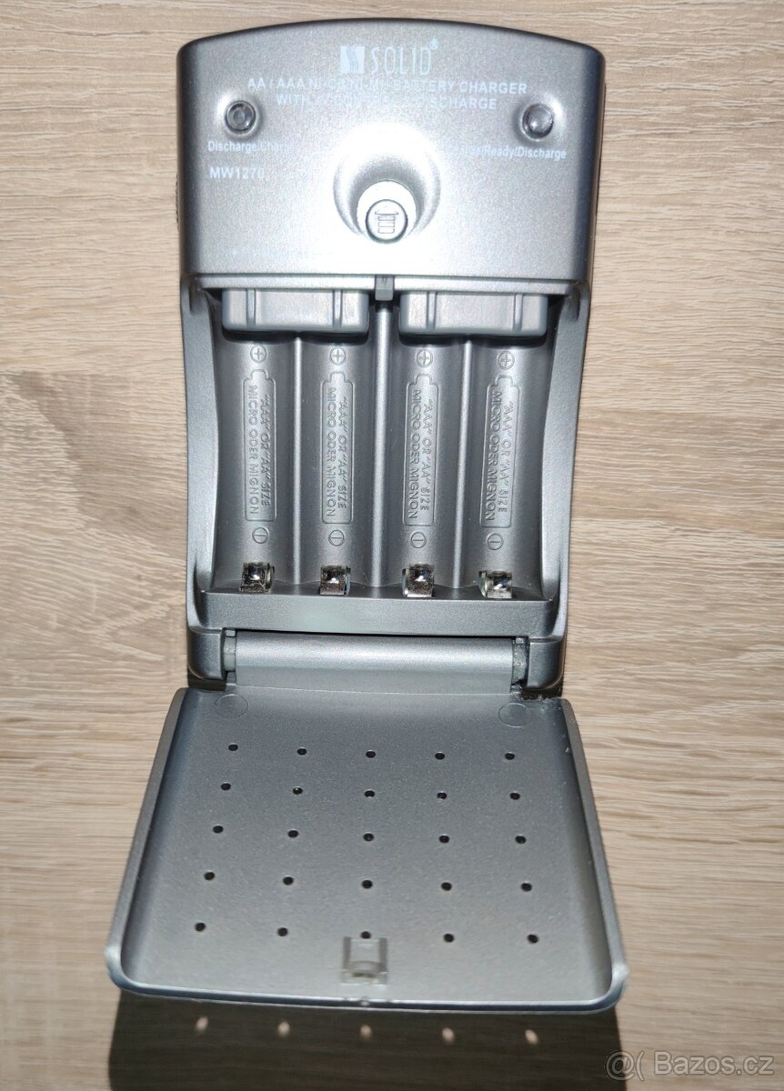SOLID MW 1270 inteligentní nabíječka - 2