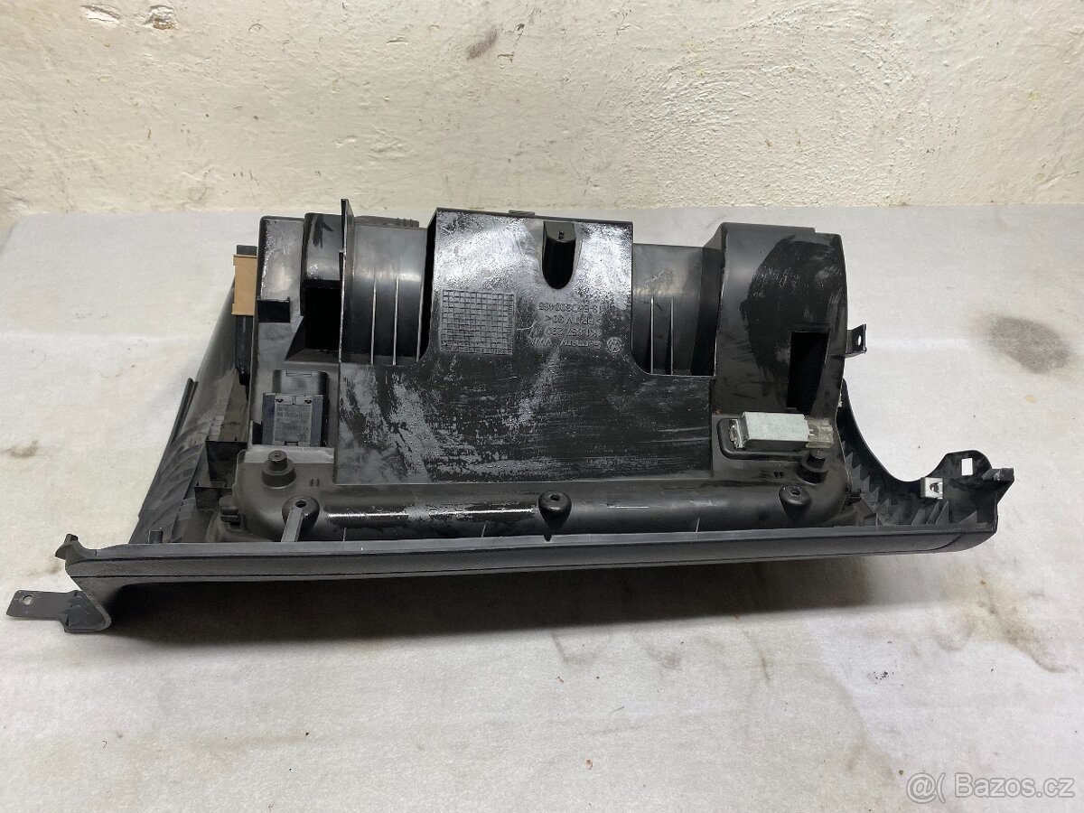 VW GOLF 5 2003-2008 - KASTLÍK SPOLUJEZDCE ČERNÝ - 2