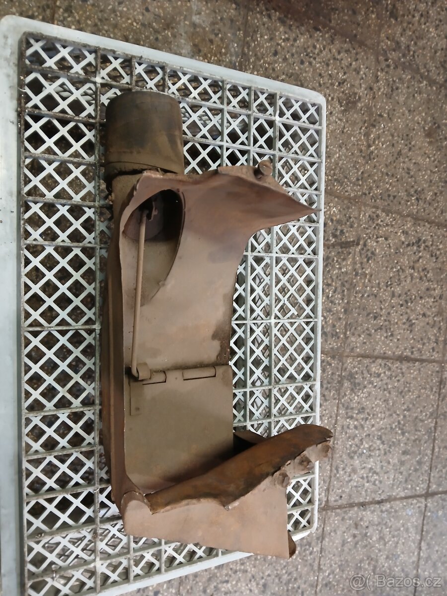 VW KDF 82 Kubelwagen Motorový plech - 2