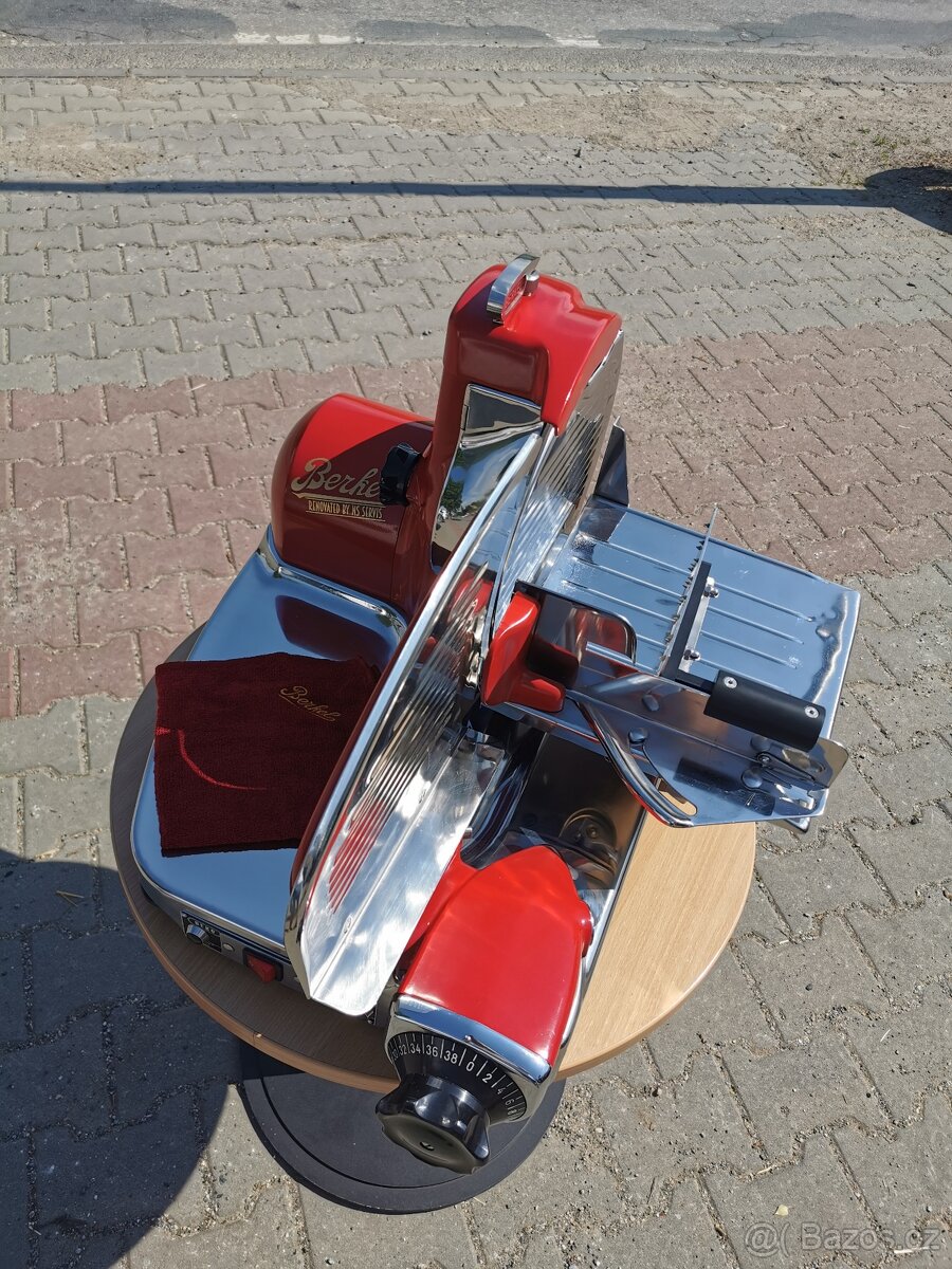 BERKEL 834 RED/BLACK TOP po GO - 2