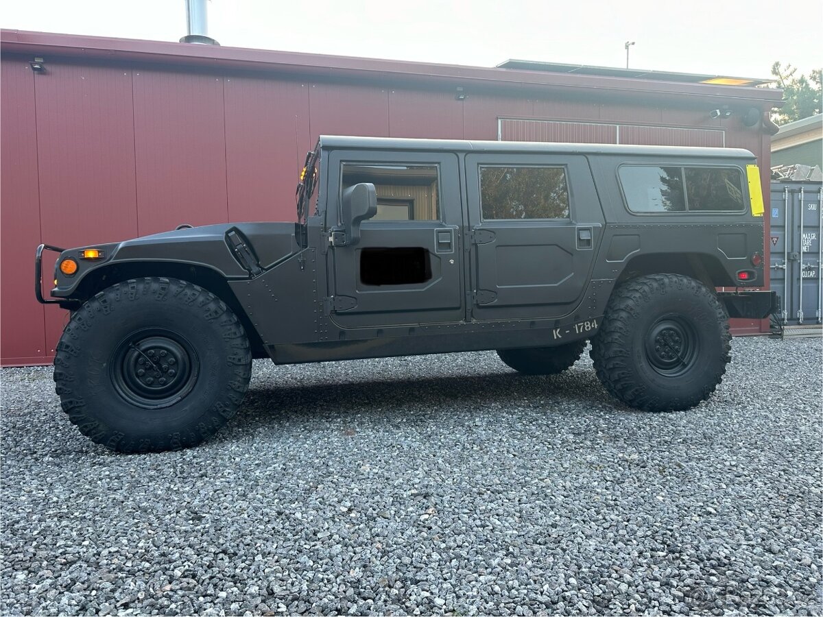 HUMMER H1