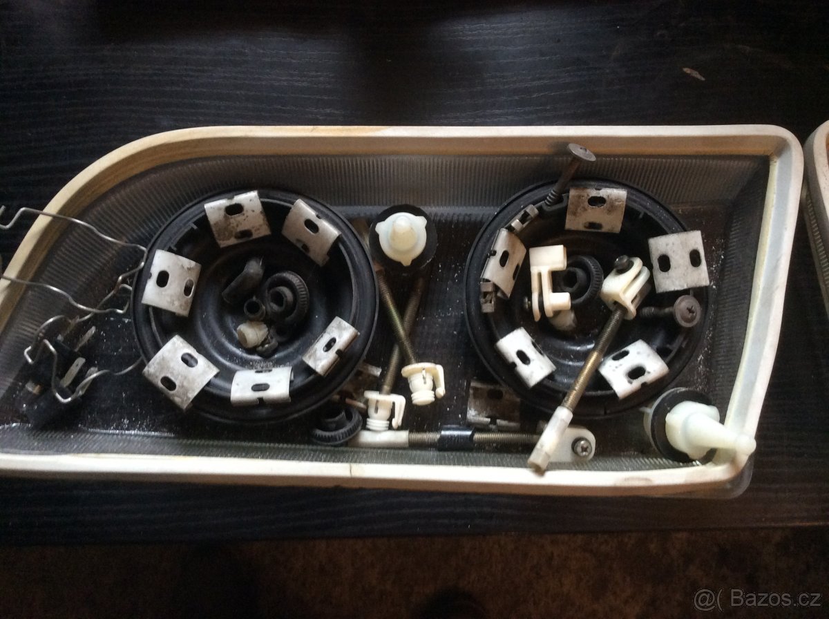 Volvo S40 V40 krycí sklo světlometů - 2