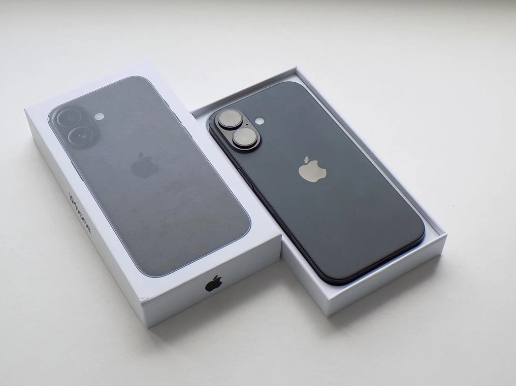 Apple iPhone 16 128GB Black, ZARUKA, Baterie 100% - 2