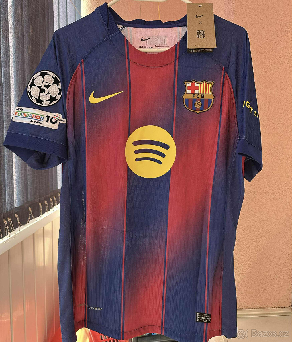 Lamine Yamal Barcelona dres - 2