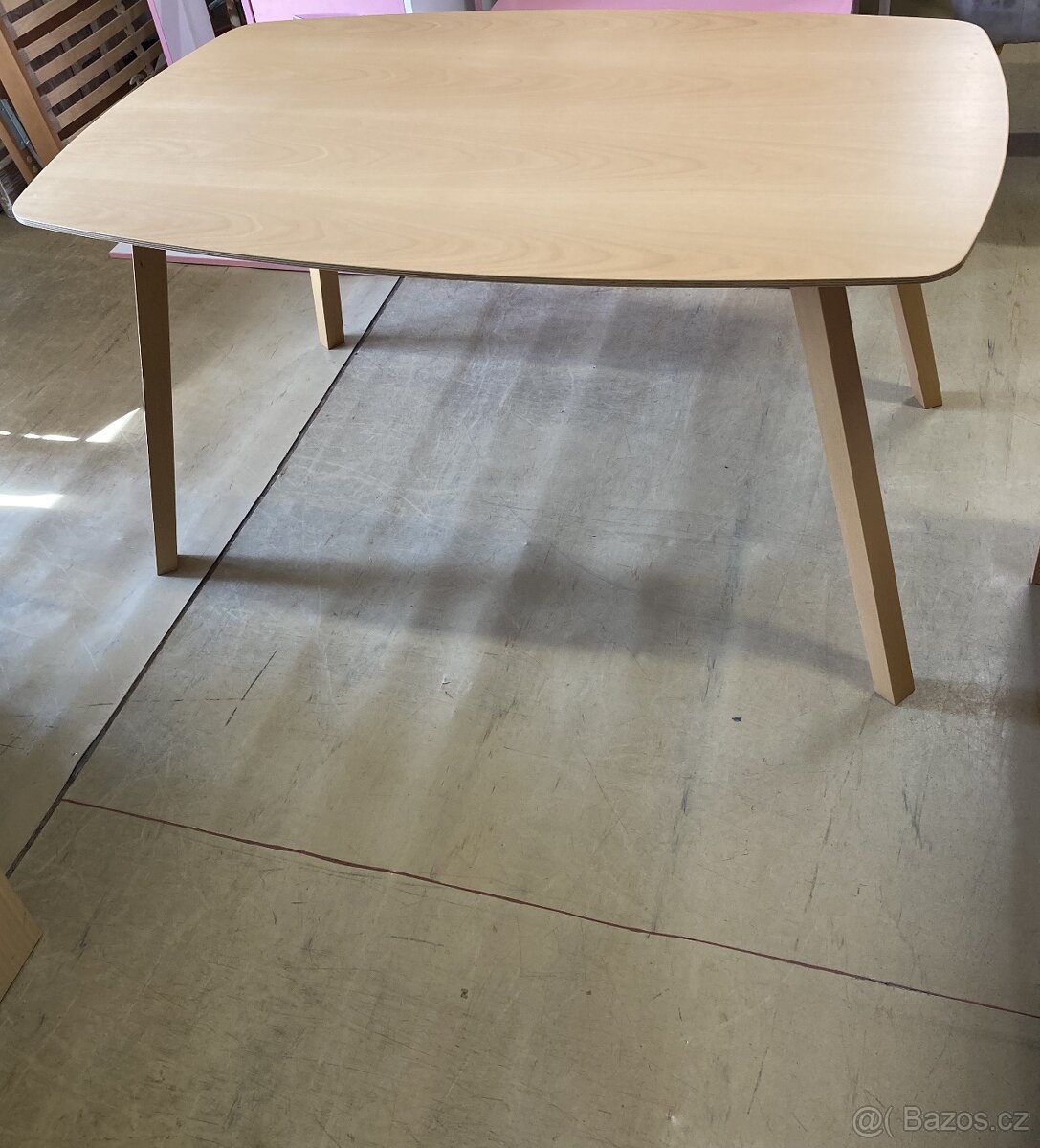 Nový jídelní stůl - 2