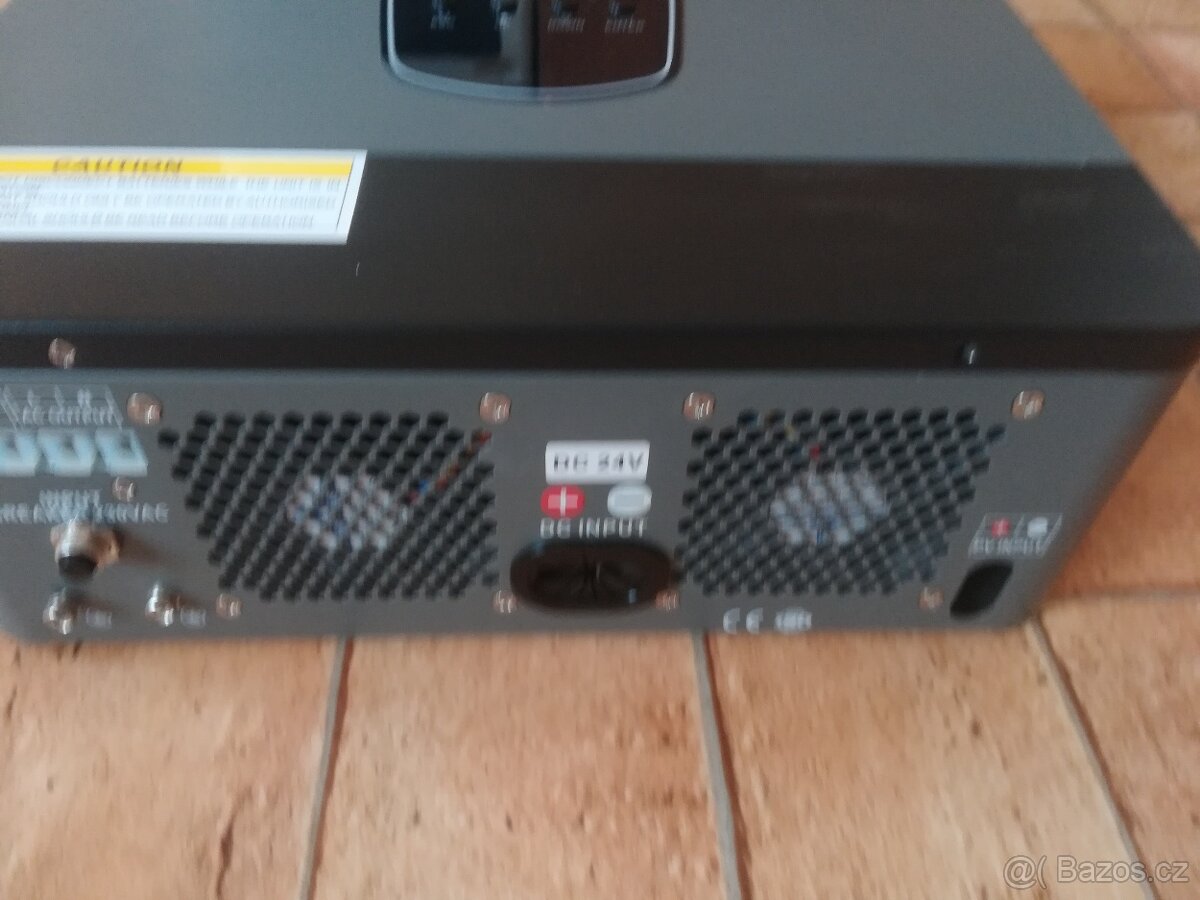 Prodám levně hybridní střídač Datou Boss 3000W - 2