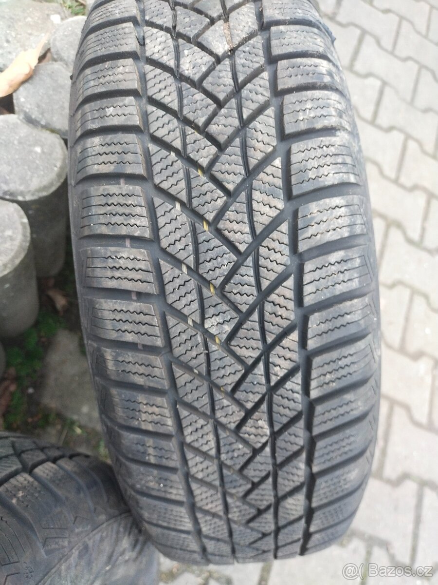 DVĚ ZIMNÍ KOLA ŠKODA.,. VW.,. 195/65/15 JAKO NOVÁ - 2