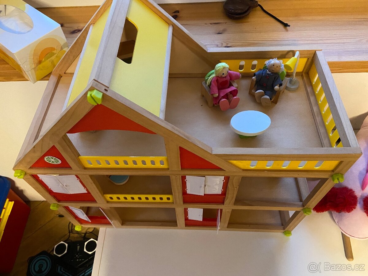 Dřevěný domeček s nábytkem - 2