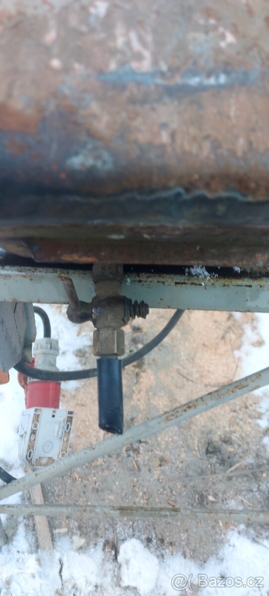 Traktor rs-09 dvouvalec nádrž - 2