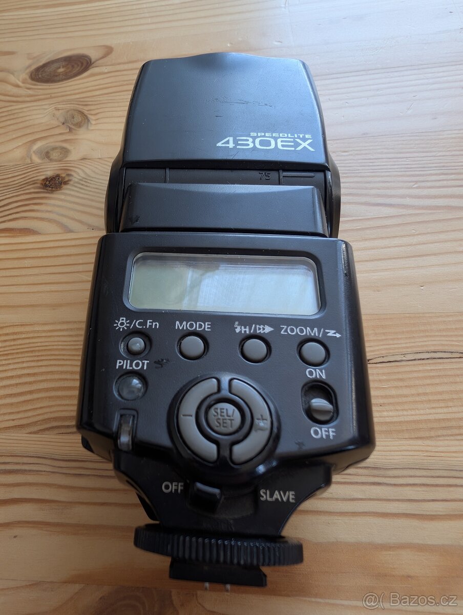 Poškozený/nefunkční blesk Canon Speedlite 430 EX - 2