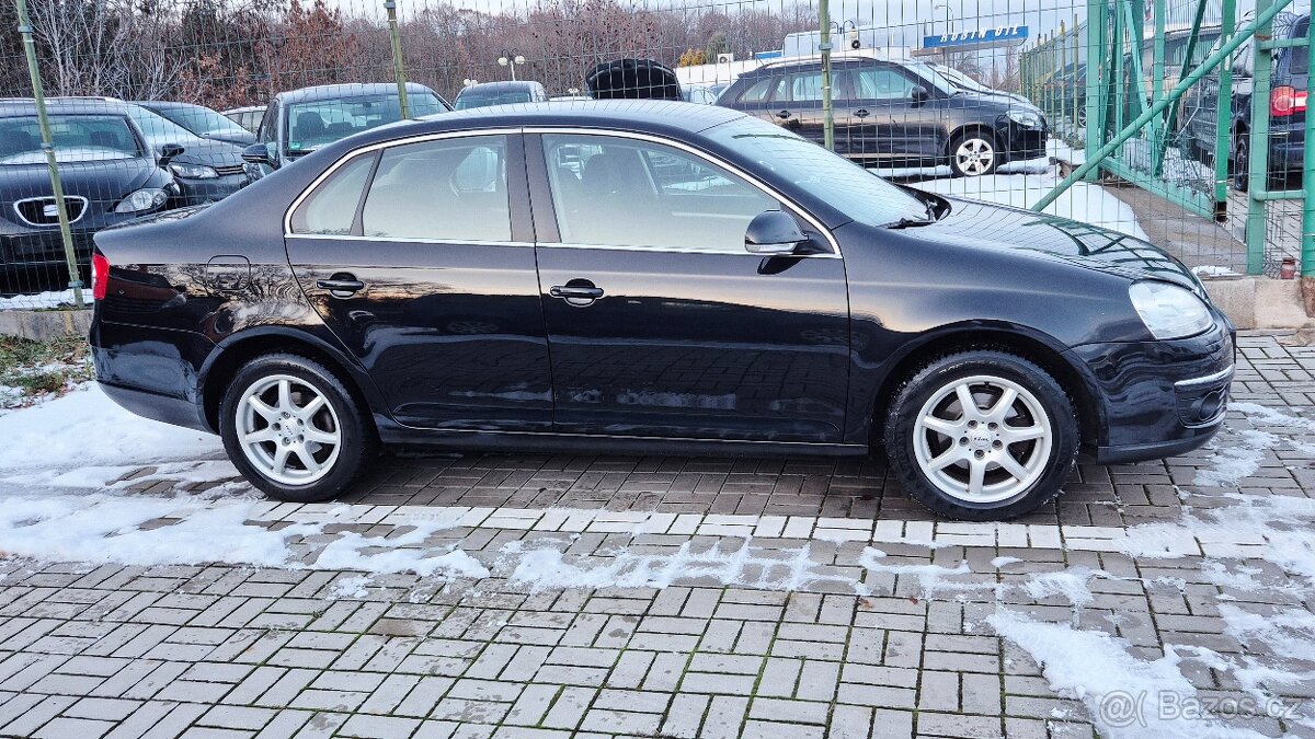 Volkswagen Jetta 1.6 Mpi - 2