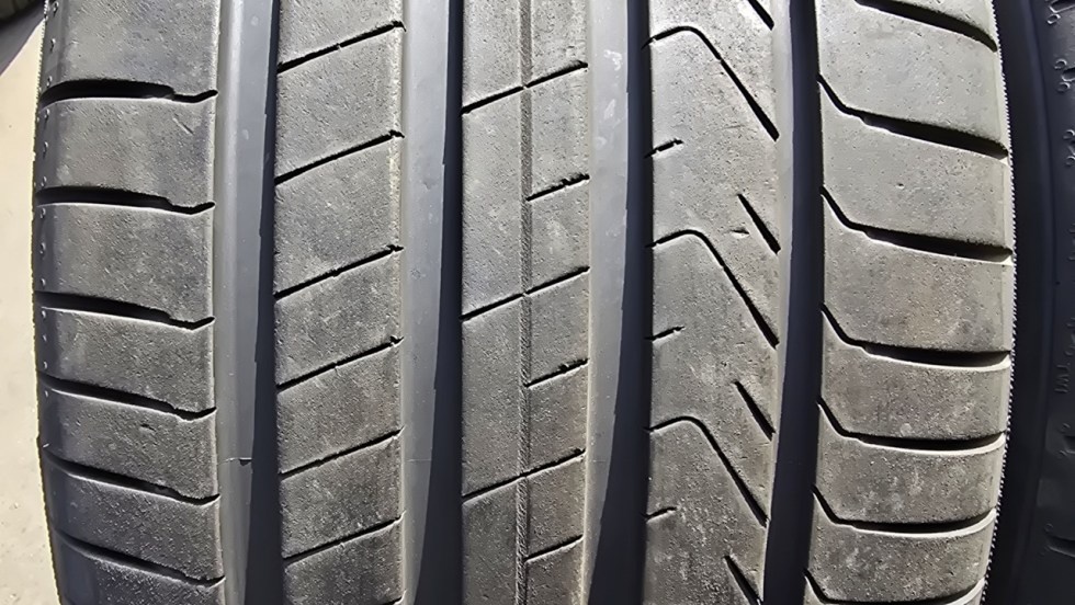 Letní pneu 265/40/21 Pirelli - 2