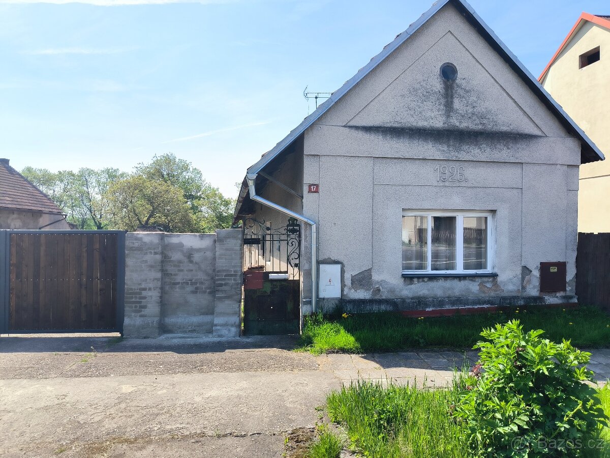 Nabízíme zemědělskou usedlost s 2 RD - 2