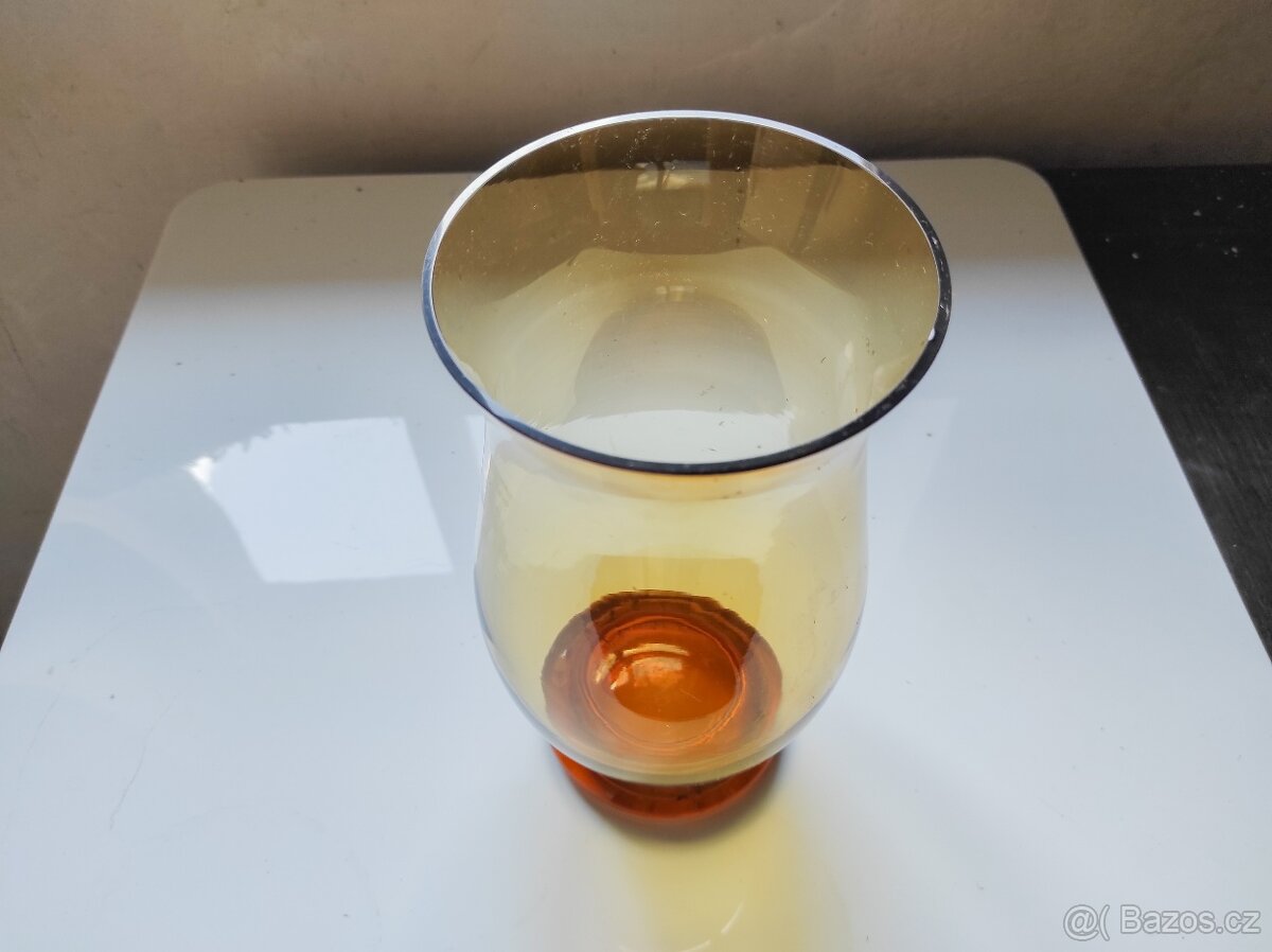 Starožitná skleněná váza - 2