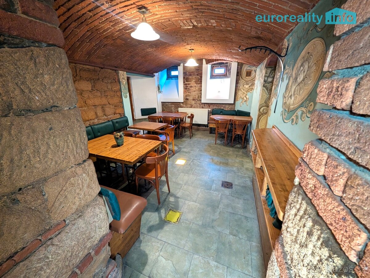 Pronájem, kancelářské prostory, 192 m2, Plzeň, ul. Lindauero - 2