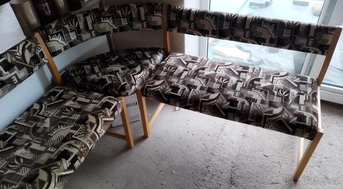 Rohová jídelní lavice se dvěma židlemi - 2