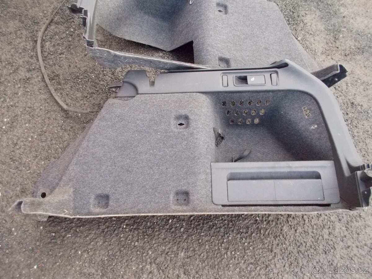 Výplně, plasty a koberce kufru Škoda Octavia III kombi - 2