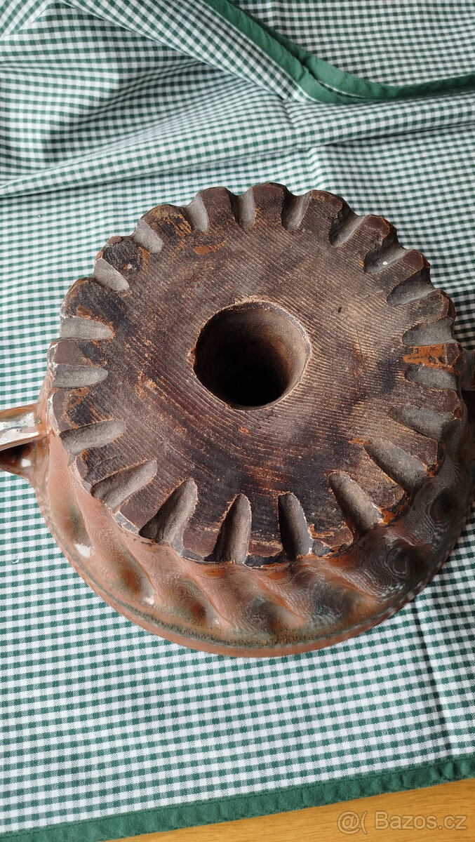 stará velká kameninová forma bábovka - 2