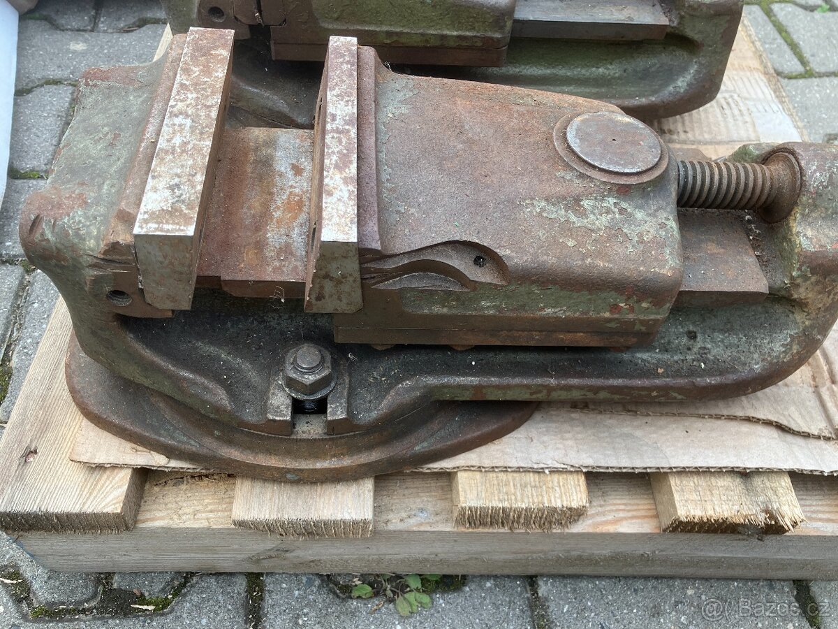 Otočný strojní svěrák 160mm - 2