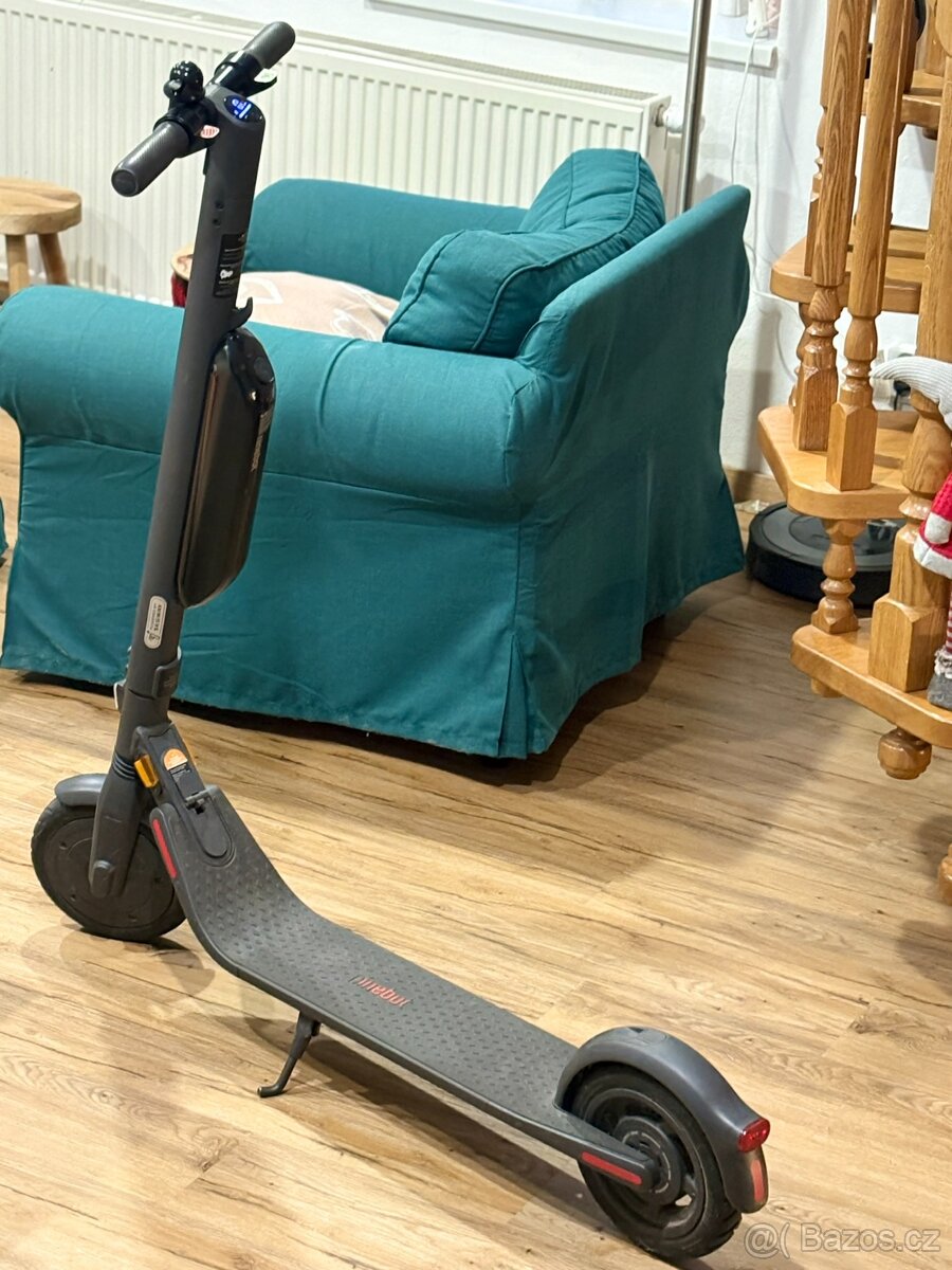 Koloběžka Ninebot Kickscooter E45E by Segway TOP STAV - 2
