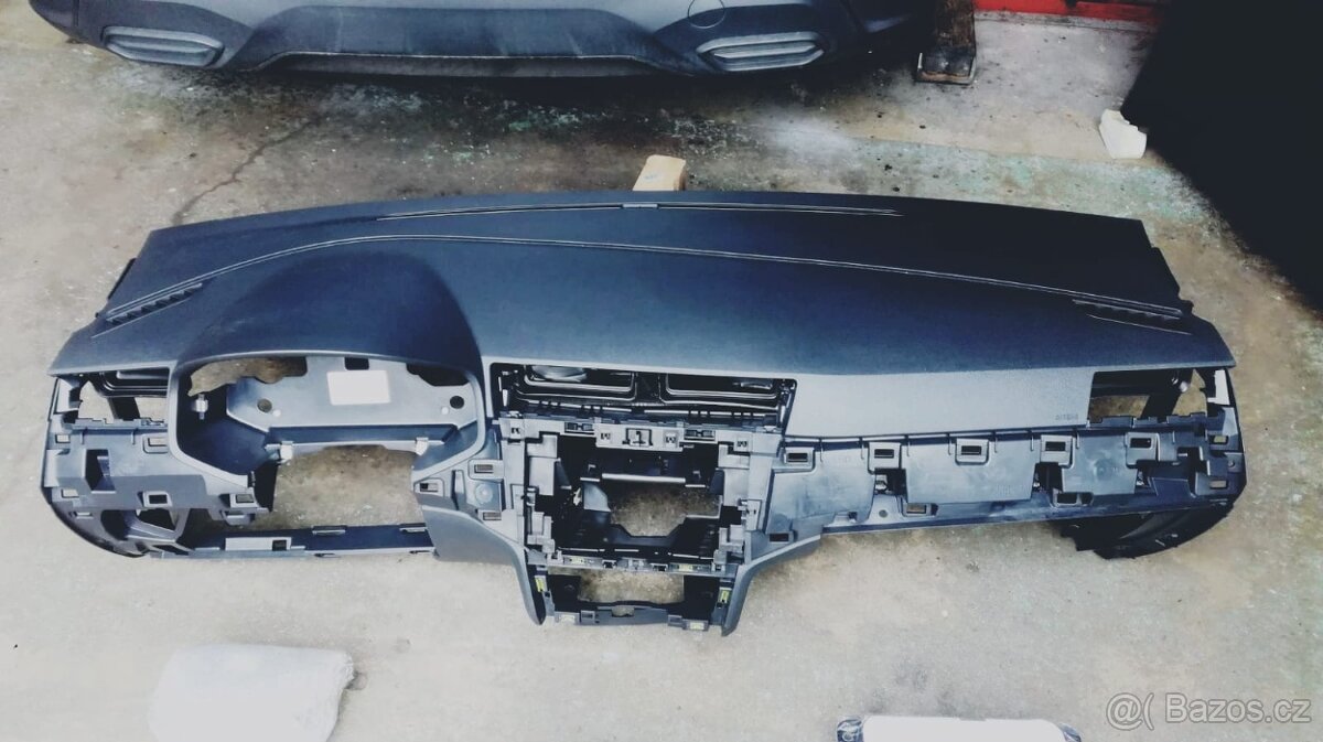 Palubní deska seat arona - 2